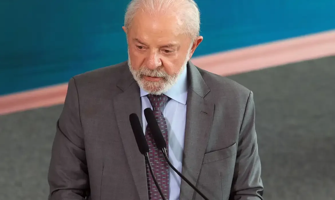 Valter Campanato/Agência Brasil Brasília (DF), 18/03/2026 - O presidente da República, Luiz Inácio Lula da Silva, participa de cerimônia de assinatura de decretos que regulamentam o Estatuto Digital da Criança e do Adolescente - ECA. Foto: Valter Campanato/Agência Brasil