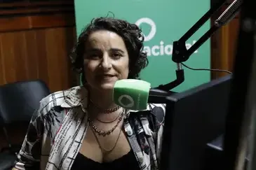 Fernando Frazão/Agência Brasil Rio de Janeiro (RJ) 29/04/2024 – A narração de um gol por Luciana Zogaib, da equipe de Esportes da Empresa Brasil de Comunicação (EBC), veiculada na Rádio Nacional, foi premiada no festival de cinema de futebol Cinefoot. Foto: Fernando Frazão/Agência Brasil